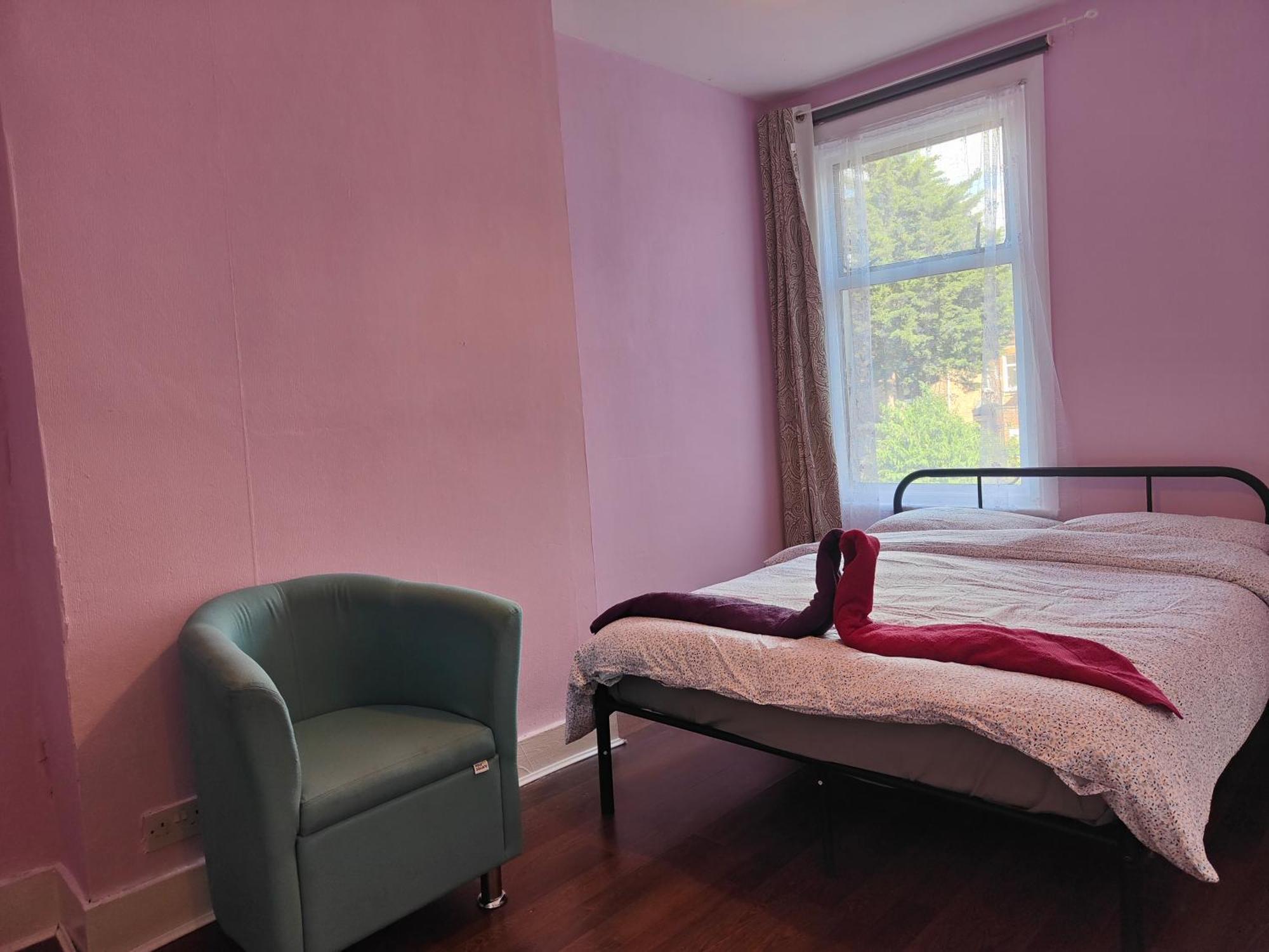 Отель Charming Double Bed Retreat Лондон Экстерьер фото